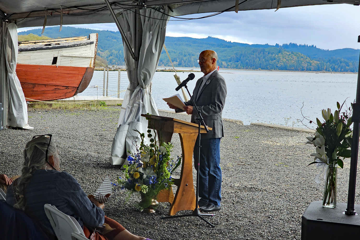 Mayor Benetti giving welcome speech