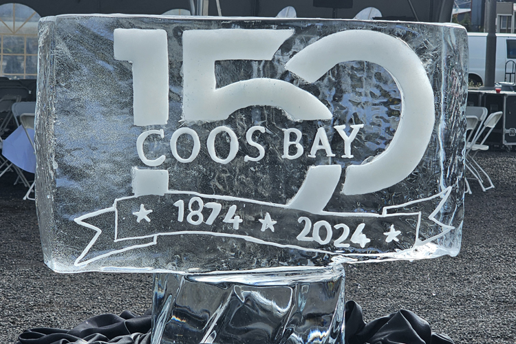 Ice Sculpture of 150th logo